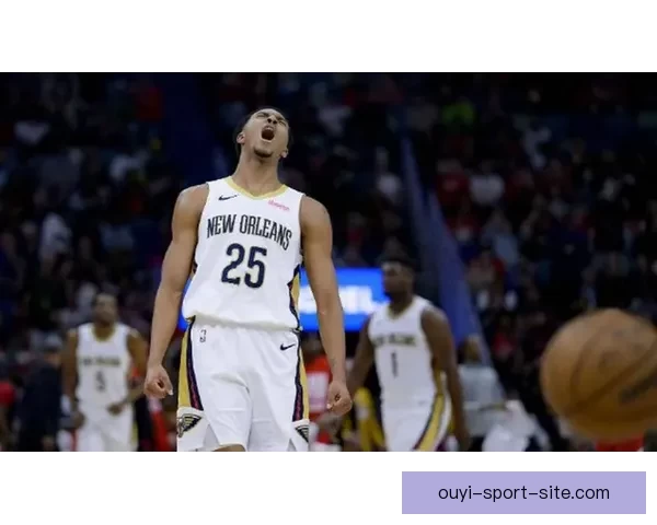 巴雷特在比赛中被队友锡安误伤肩膀 已返回更衣室接受治疗